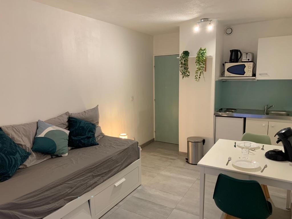 Appartement Tout Equipe A 6 Minutes De La Gare St Charles Marselha Exterior foto